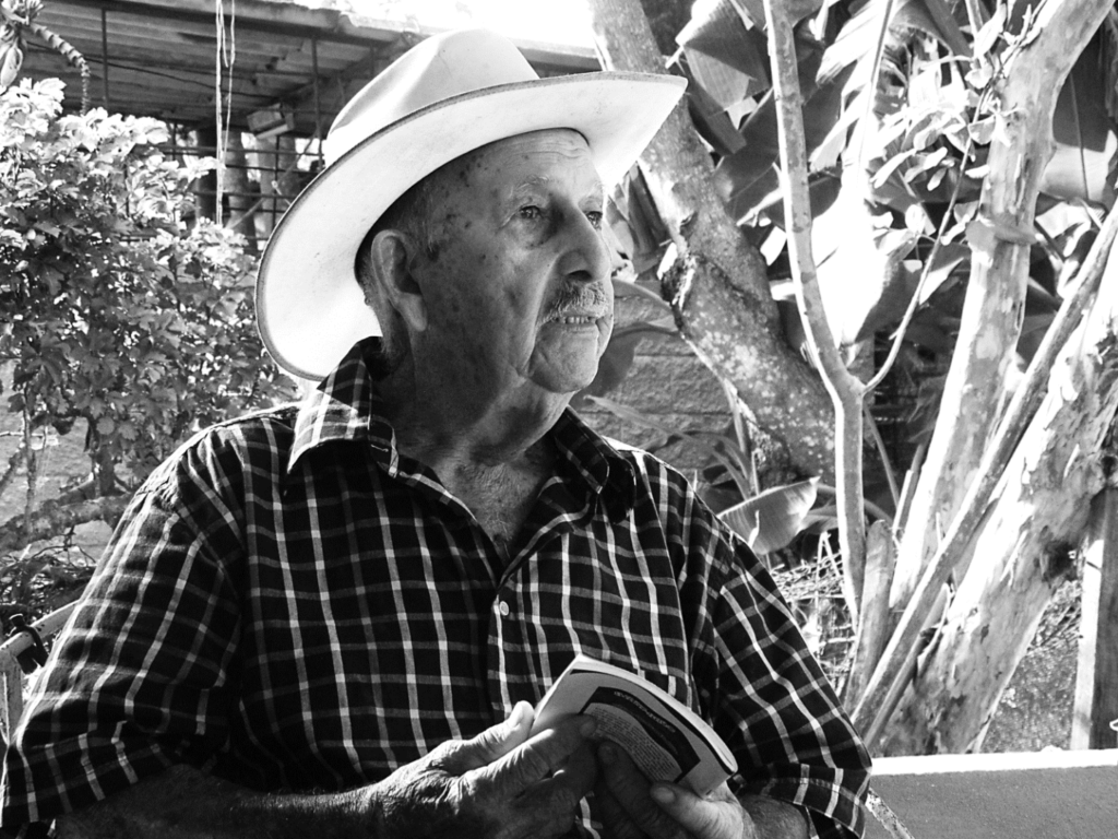 Монго Ривес